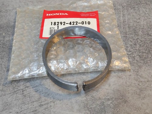 Exhaust pipe protection gasket